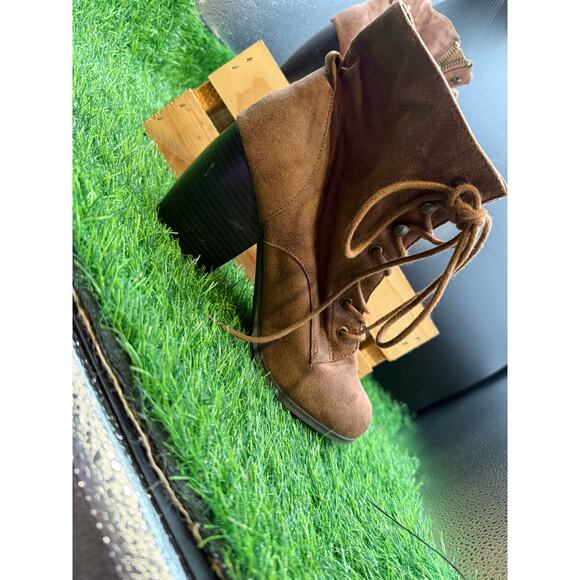 Quipd-Brown- Lace Up Booties- Size 9W - Picture 3 of 10